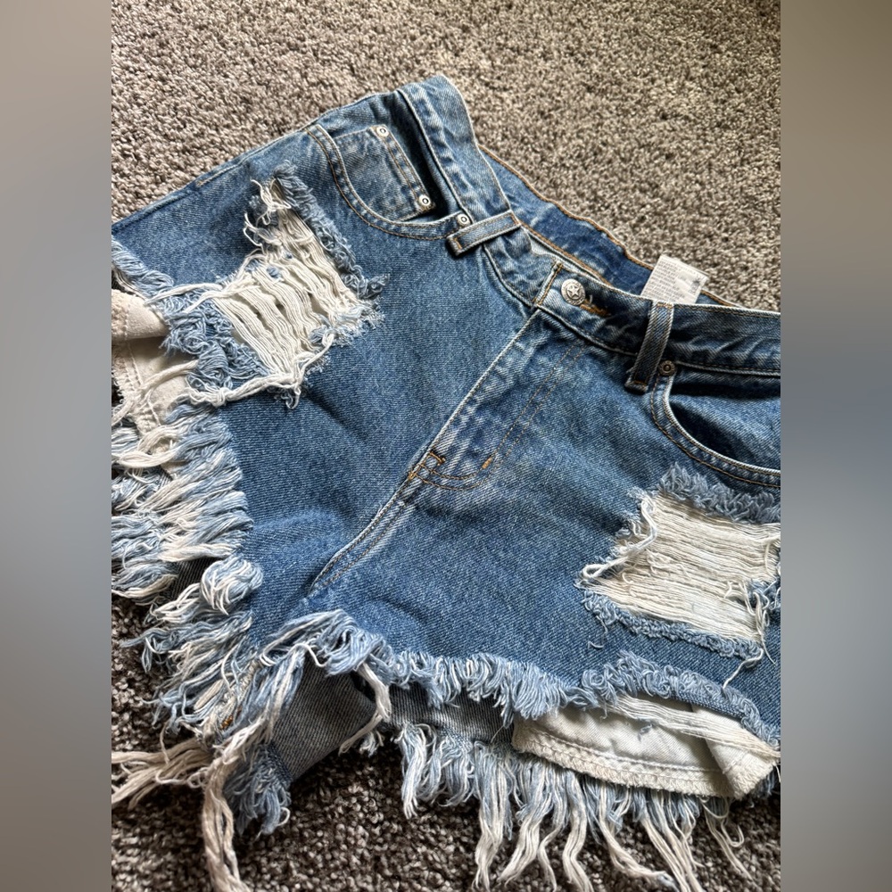 Cheeky denim shorts - Picture 3 of 5